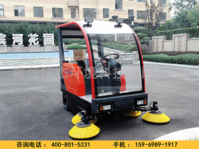 驾驶式扫地车在使用时的注意事项青岛扫地车青岛驾驶式扫地车